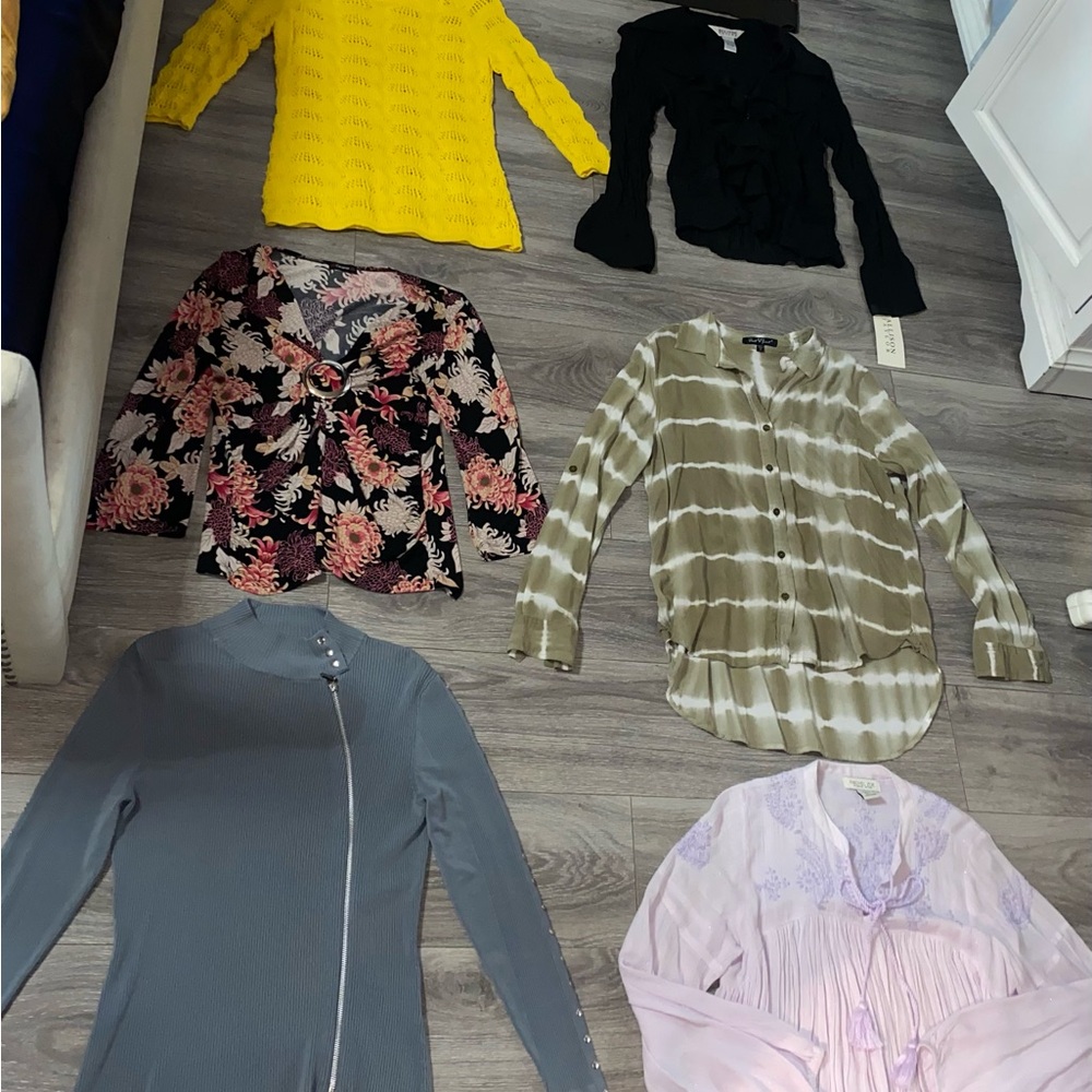 Lot of 8 Women’s Blouses & Sweaters